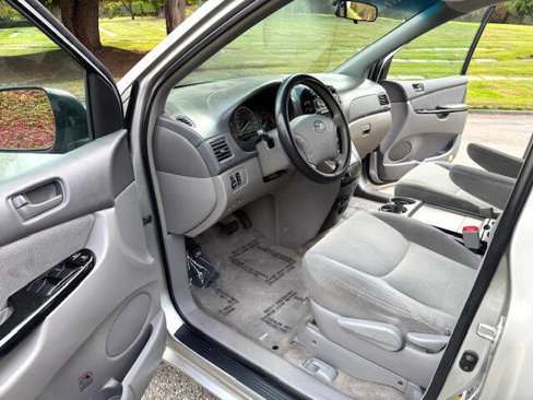 Used 2005 Toyota Sienna LE image 23