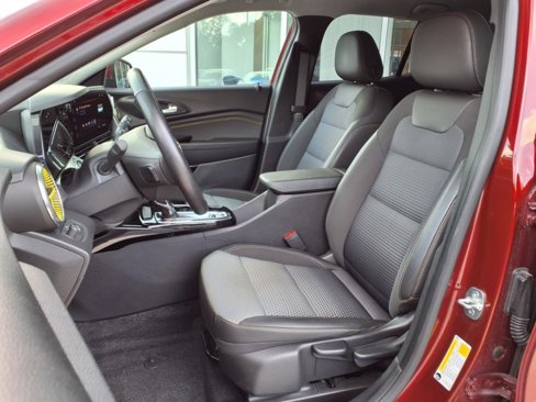 Used 2024 Chevrolet Trax LT w/ Driver Confidence Package image 8