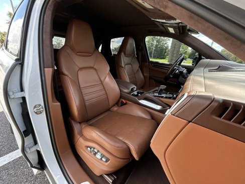 Used 2019 Porsche Cayenne Turbo image 29