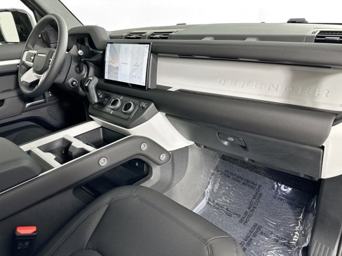 Used 2025 Land Rover Defender 110 S image 27