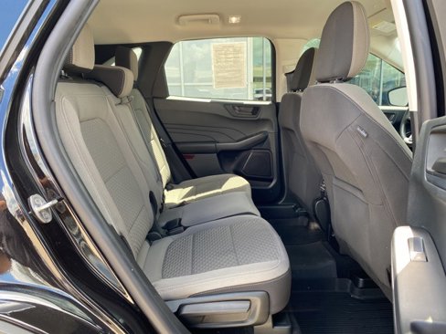 Used 2022 Ford Escape SE w/ SE Sport Appearance Package image 14