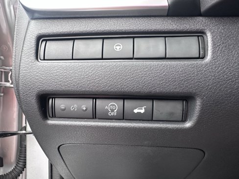 Used 2024 Nissan Rogue SV w/ SV Premium Package image 6
