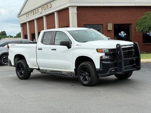 Used 2019 Chevrolet Silverado 1500 Custom Trail Boss w/ Custom Convenience Package image 3