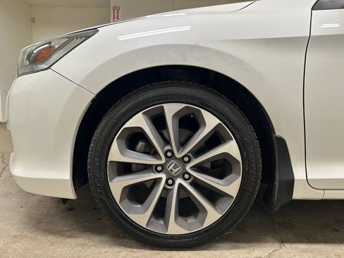 Used 2015 Honda Accord Sport image 4