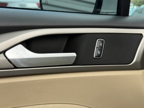 Used 2016 Ford Fusion SE image 48