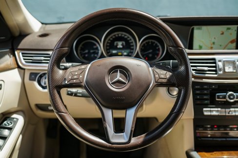 Used 2014 Mercedes-Benz E 350 4MATIC Sedan image 26