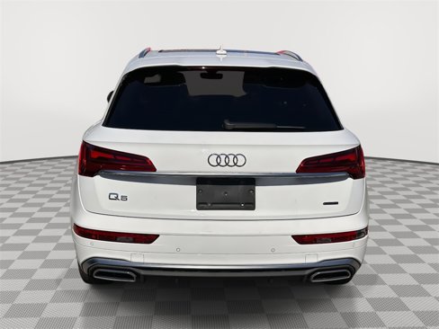Used 2022 Audi Q5 2.0T Premium w/ Convenience Package image 4