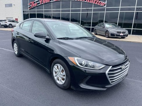 Used 2018 Hyundai Elantra SE image 2