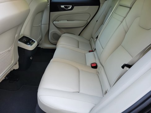 Used 2019 Volvo XC60 T5 Inscription w/ Protection Package Premier image 19