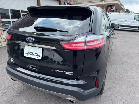 Used 2020 Ford Edge Titanium image 11