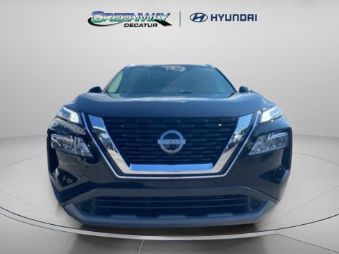 Used 2022 Nissan Rogue SV image 2