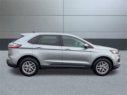 Used 2024 Ford Edge SEL image 7