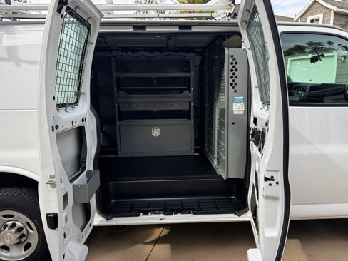 Used 2017 Chevrolet Express 2500 image 21