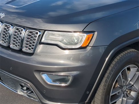 Used 2018 Jeep Grand Cherokee Overland image 10