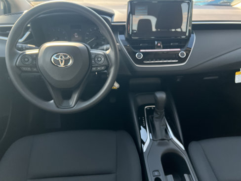 Used 2025 Toyota Corolla LE image 8