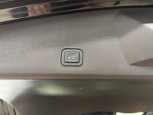 Used 2012 Cadillac SRX Luxury image 25