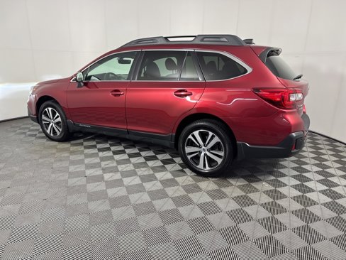Used 2018 Subaru Outback 2.5i Limited image 3