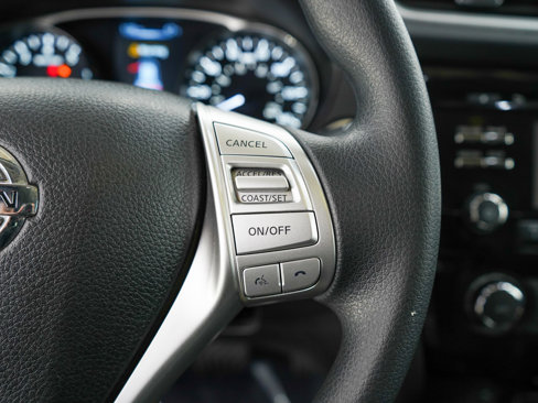 Used 2016 Nissan Rogue SV image 19