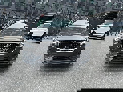 Certified 2025 Volvo V60 B5 Cross Country Plus image 1