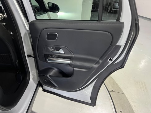 Used 2021 Mercedes-Benz GLA 250 4MATIC w/ Premium Package image 45