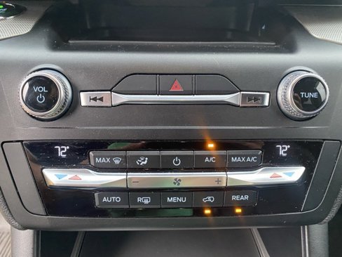 Used 2020 Ford Explorer XLT w/ Equipment Group 202A image 21