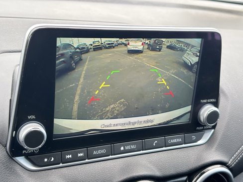 Used 2023 Nissan Sentra SV image 4