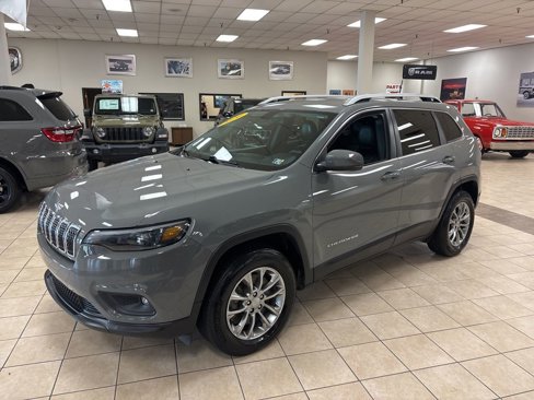 Used 2020 Jeep Cherokee Latitude Plus w/ Cold Weather Group image 3