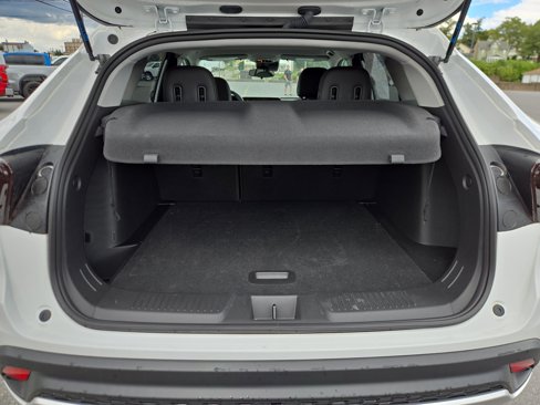 Used 2024 Chevrolet Trax LT w/ Driver Confidence Package image 5