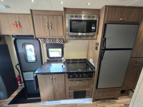 Used 2016 Mercedes-Benz Sprinter 3500 image 33