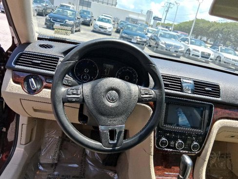 Used 2013 Volkswagen Passat TDI SEL Premium image 17