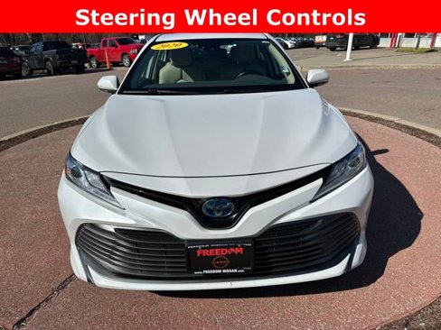 Used 2020 Toyota Camry XLE image 8