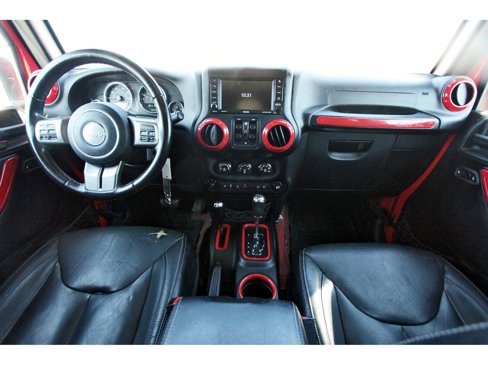 Used 2018 Jeep Wrangler Unlimited Sahara image 11
