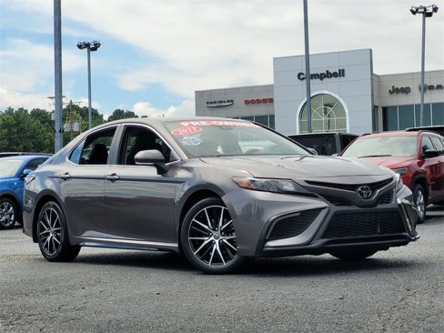 Used 2023 Toyota Camry SE image 19