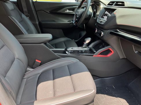 Used 2023 Chevrolet TrailBlazer RS image 35