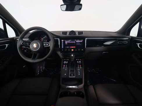 New 2025 Porsche Macan image 13