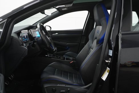 Used 2023 Volkswagen Golf R image 2