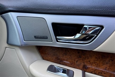 Used 2013 Jaguar XF 3.0 image 18