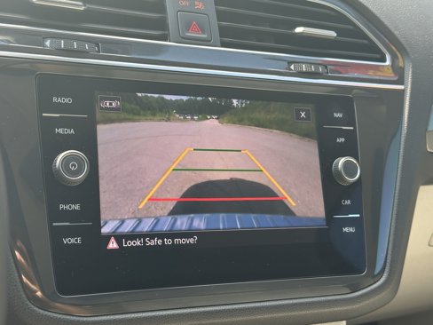 Used 2022 Volkswagen Tiguan SE image 28