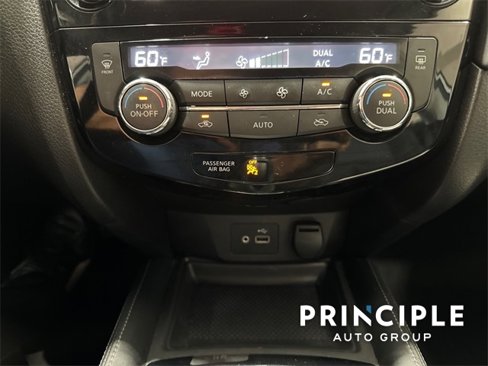 Used 2018 Nissan Rogue SL image 29