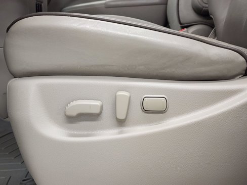 Used 2013 Nissan Quest LE image 25