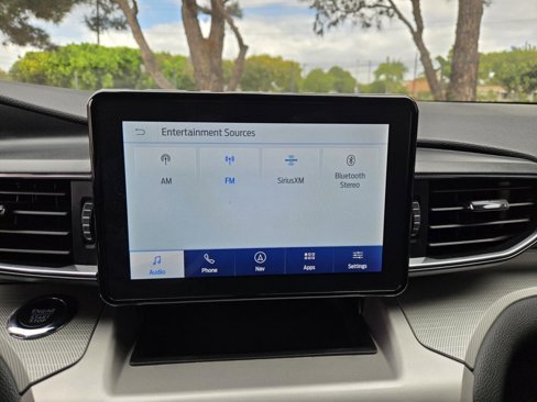 Used 2022 Ford Explorer XLT w/ Equipment Group 202A image 12
