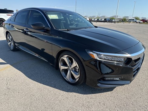 Used 2018 Honda Accord Touring image 2