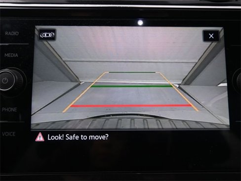 Used 2022 Volkswagen Tiguan SEL R-Line image 3