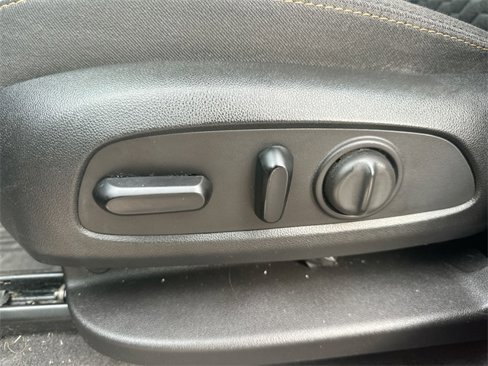 Used 2018 Chevrolet Equinox LT image 35