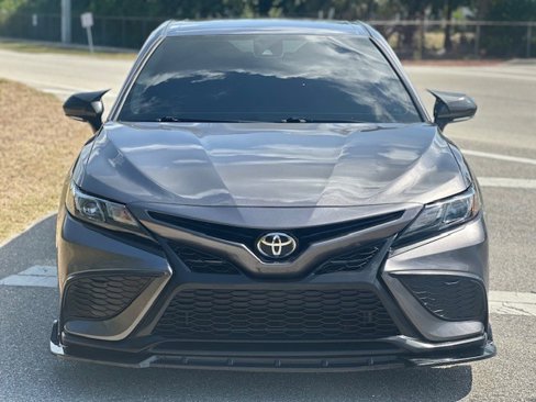 Used 2022 Toyota Camry SE image 8