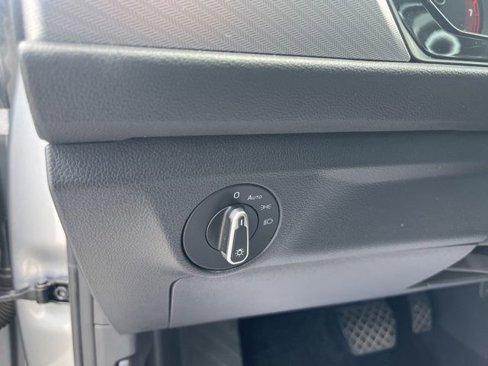 Certified 2021 Volkswagen Jetta SE image 13