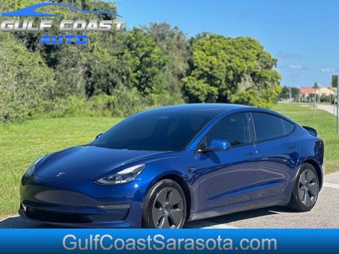 Used 2021 Tesla Model 3 Standard Range Plus image 1
