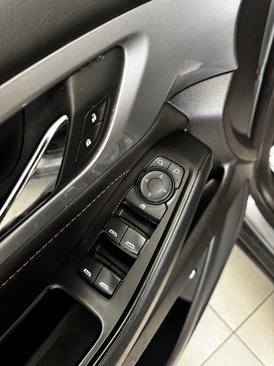 Used 2020 Chevrolet Traverse LT image 11