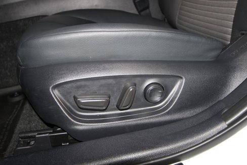 Used 2023 Toyota Camry SE image 7
