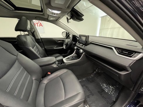 Certified 2022 Toyota RAV4 XLE Premium image 8